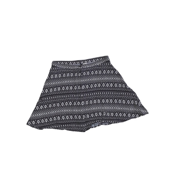 H&M Divided Gray & White Tribal Print Button Front Mini Skirt Sz 4 - Picture 5 of 5